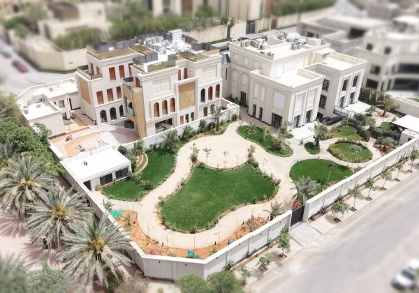 مجمع فلل فاخر مع تنسيق حدائق